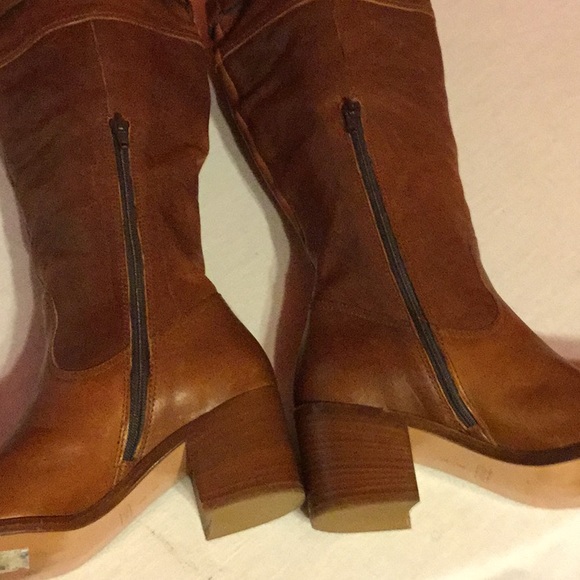 Coach Boots - Picture 4 of 8